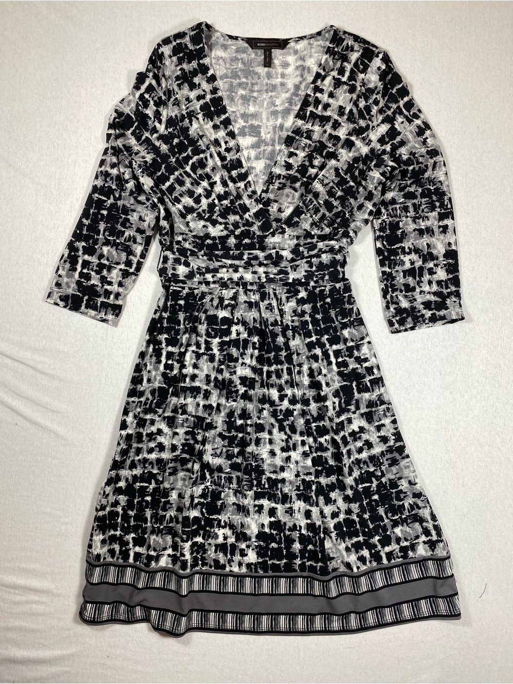 BCBGMAXAZRIA Adele Abstract Print Wrap Dress Black White Gray Size M